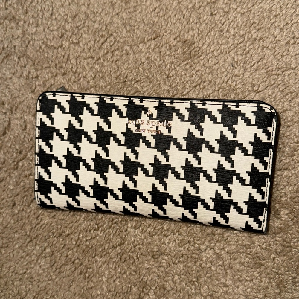♠️ Kate Spade Wallet ♠️